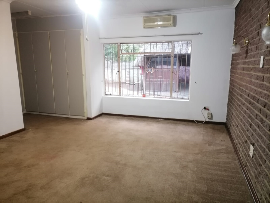 4 Bedroom Property for Sale in Geelhoutpark North West